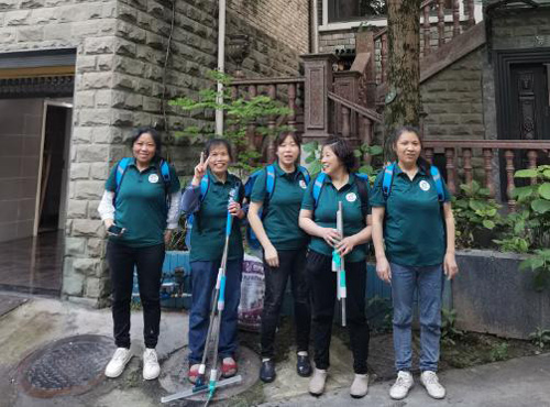 2024年4月28日重慶萬(wàn)州區(qū)百安花園保潔服務(wù)由重慶美萬(wàn)家保潔服務(wù)有限公司萬(wàn)州分公司承接，并圓滿(mǎn)完成任務(wù)，我們?cè)诩?xì)節(jié)中追求完美，正好你需要，剛好我專(zhuān)業(yè)，讓客戶(hù)每一分錢(qián)都花到刀刃上。